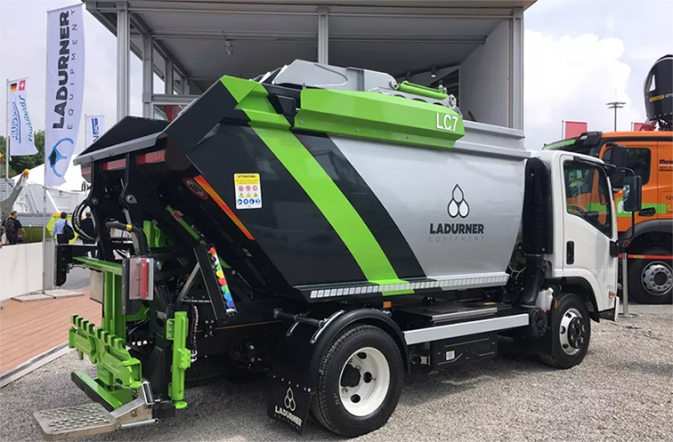 YABO鸭脖中联环境装备出口意大利，进军海外环卫市场