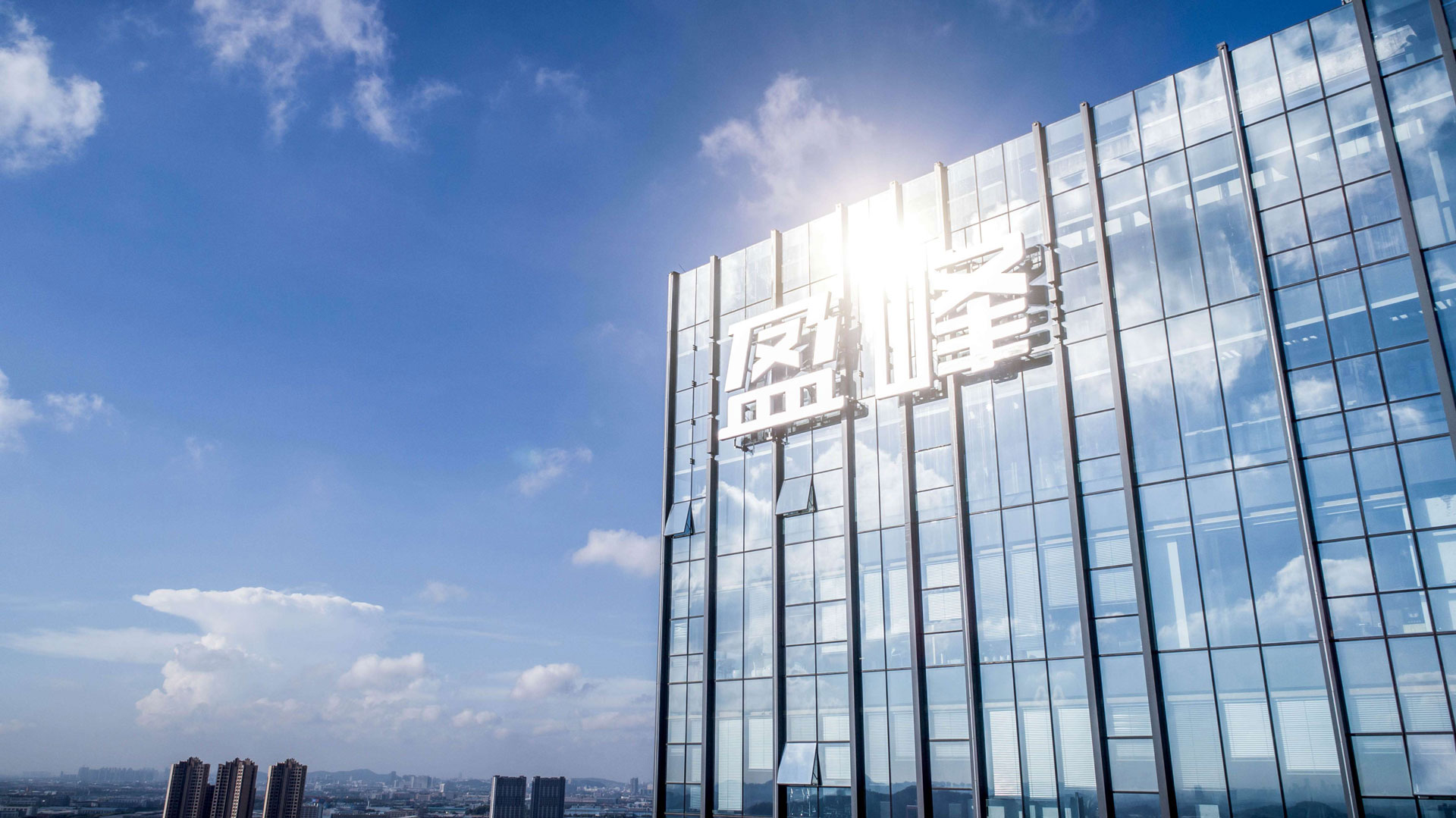 完成股权分置改革，YABO鸭脖控股成为大股东